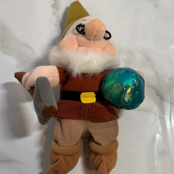 Disney Snow White & the 7 Dwarf Bean Bag Plush with Gem - Doc NWOT - Picture 3 of 14